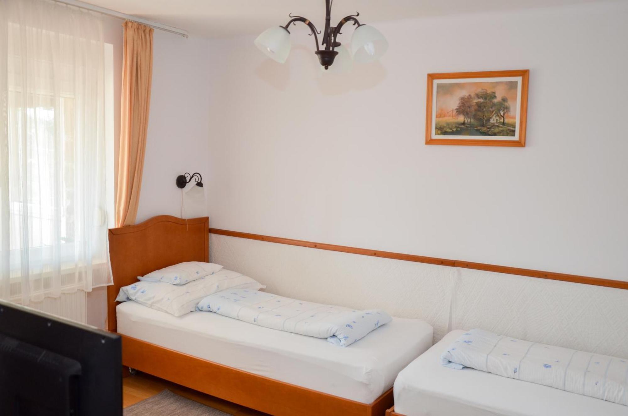 Panoráma Apartmanház Sárvár Exterior foto